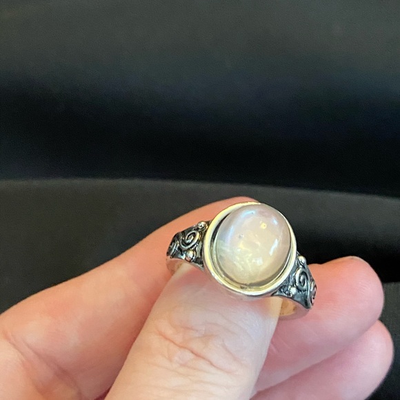 Silver Faux Moonstone Ring Size 8 - Picture 3 of 7